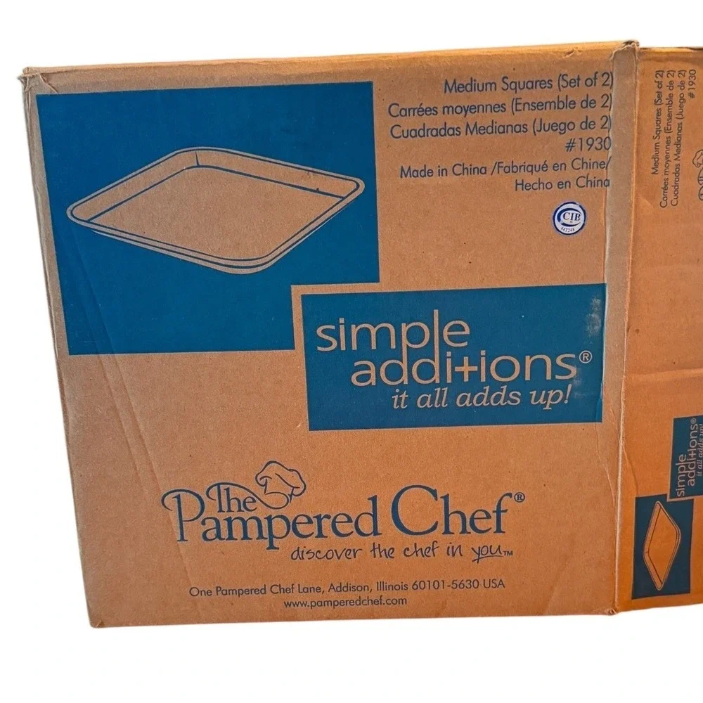 The Pampered Chef Simple Additions Medium Squares Set of 2 White Plates 1930